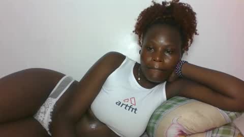 Snapshot of darberry21 chatting on December 17, 2025, 7:53 pm ESTHER online show from December 17, 2025, 7:53 pm