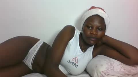 Snapshot of darberry21 chatting on December 22, 2025, 3:25 am ESTHER online show from December 22, 2025, 3:25 am