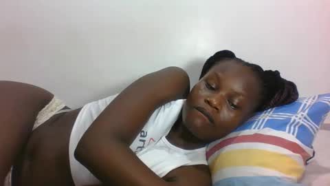 ESTHER online show from April 5, 2026, 7:22 pm