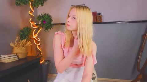 Kami online show from November 30, 2025, 2:37 am