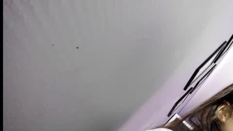 Dari the it woman online show from December 23, 2024, 6:00 am