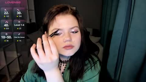 Dari the it woman online show from January 5, 2025, 8:31 pm