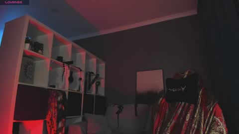 Dari the it woman online show from January 17, 2025, 8:55 pm