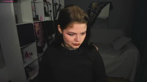 Dari the it woman online show from January 24, 2025, 9:05 pm