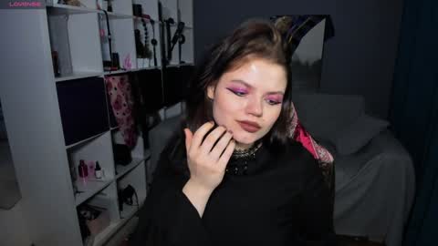 Dari the it woman online show from January 25, 2025, 12:06 am