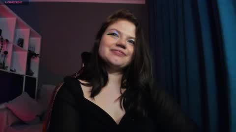 Dari the it woman online show from February 8, 2025, 12:49 am