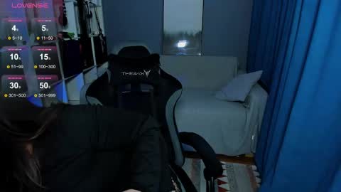 Dari the it woman online show from February 17, 2025, 12:10 am