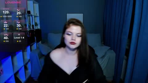 Dari the it woman online show from February 18, 2025, 9:09 pm