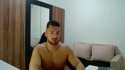 darius_94 online show from November 15, 2025, 4:43 am