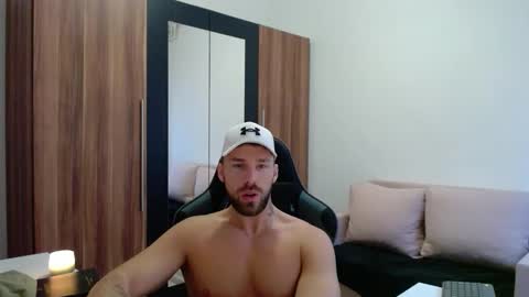 darius_94 online show from February 3, 2026, 6:40 am