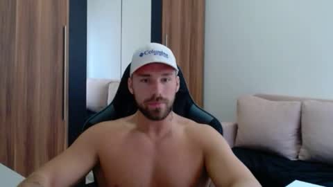 darius_94 online show from February 4, 2026, 11:05 am