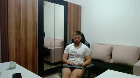 darius_94 online show from February 7, 2026, 5:33 am