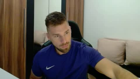 darius_94 online show from February 17, 2026, 5:15 am