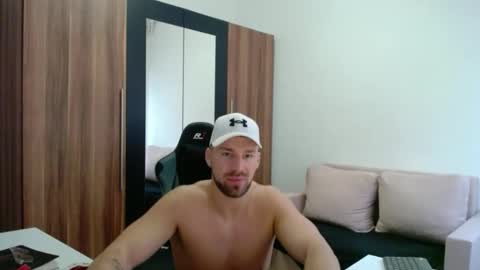 darius_94 online show from February 20, 2026, 6:26 am