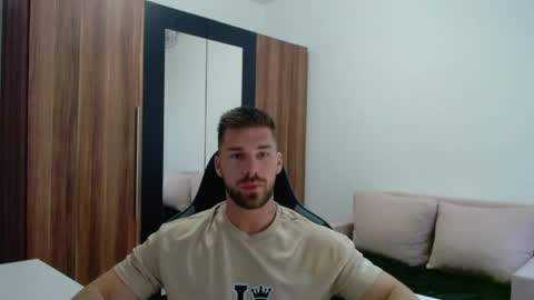 darius_94 online show from May 17, 2026, 10:55 am