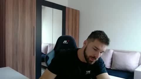 darius_94 online show from May 25, 2026, 9:59 am