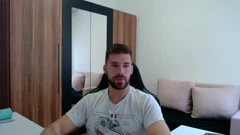 darius_94 online show from May 29, 2026, 4:21 am