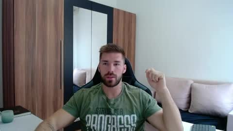 darius_94 online show from May 30, 2026, 4:42 am