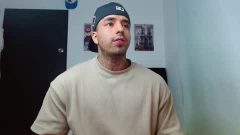 Darius Phoenix  online show from September 22, 2025, 9:39 pm