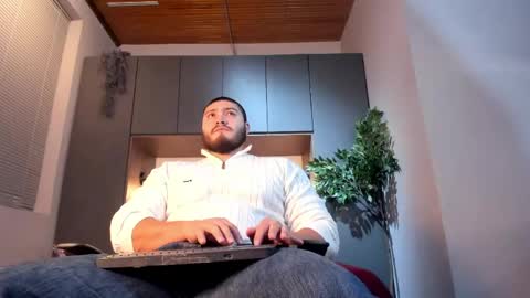 Snapshot of darius_wolfe chatting on May 4, 2026, 11:28 am Darius online show from May 4, 2026, 11:28 am