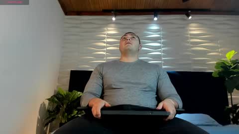 Snapshot of darius_wolfe chatting on May 31, 2026, 11:06 am Darius online show from May 31, 2026, 11:06 am