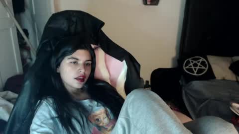 Snapshot of dark_angel_66 chatting on February 10, 2025, 12:52 am Moony online show from February 10, 2025, 12:52 am