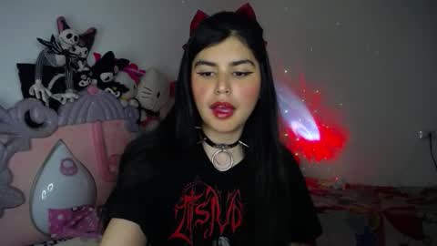 Snapshot of dark_angel_66 chatting on November 26, 2025, 10:16 am Moony online show from November 26, 2025, 10:16 am