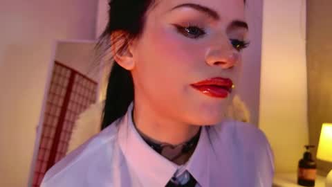 Snapshot of dark_diva chatting on June 4, 2026, 9:21 pm Diva online show from June 4, 2026, 9:21 pm