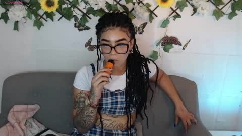 Snapshot of dark_flama chatting on April 25, 2026, 11:57 pm dark_flama online show from April 25, 2026, 11:57 pm