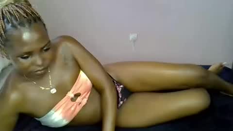 Snapshot of dark_petite_ chatting on April 3, 2026, 8:45 am dark_petite_ online show from April 3, 2026, 8:45 am
