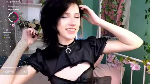 Vamp  online show from October 16, 2025, 5:03 pm