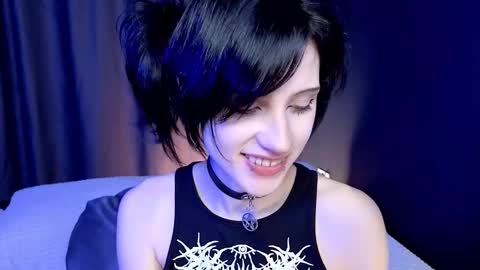 Snapshot of dark_vamp_ chatting on November 8, 2025, 5:01 pm Vamp online show from November 8, 2025, 5:01 pm