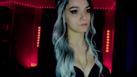 roseredgoddess online show from April 21, 2026, 2:48 am