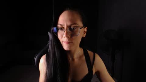 darkspark_ online show from November 21, 2025, 1:32 pm