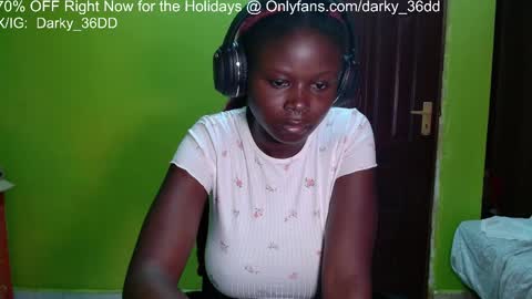 Snapshot of darky_36dd chatting on April 9, 2026, 6:19 am exclusive sexual content -- IGTwitterX darky 32dd online show from April 9, 2026, 6:19 am