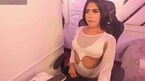 Darla santos  online show from November 8, 2025, 1:39 am