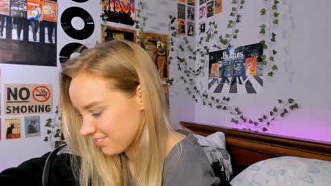 lina online show from December 13, 2024, 3:27 am