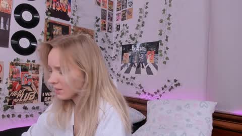 lina online show from December 17, 2024, 2:33 am