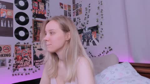 lina online show from December 17, 2024, 8:43 pm