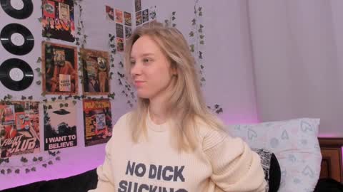 lina online show from December 19, 2024, 8:34 pm