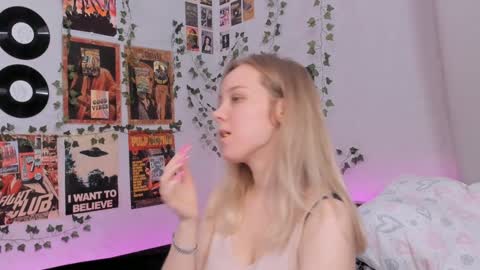 lina online show from December 20, 2024, 8:34 pm