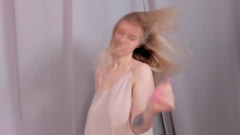 lina online show from December 20, 2024, 11:37 pm