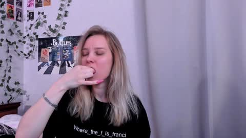 lina online show from December 23, 2024, 8:47 pm