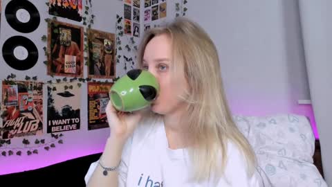 lina online show from December 26, 2024, 9:04 pm