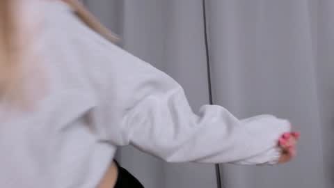 lina online show from December 27, 2024, 11:42 pm