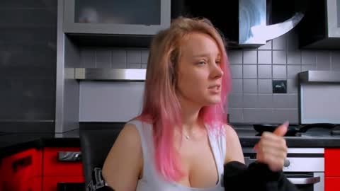 lina online show from December 29, 2024, 8:26 pm