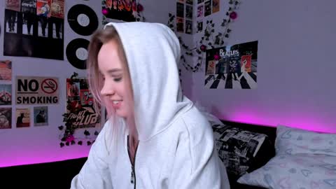 lina online show from January 6, 2025, 8:18 pm