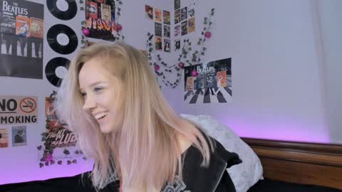 lina online show from January 10, 2025, 11:29 pm