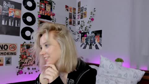 lina online show from January 15, 2025, 2:49 am