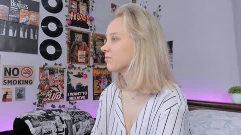 lina online show from January 17, 2025, 8:55 pm